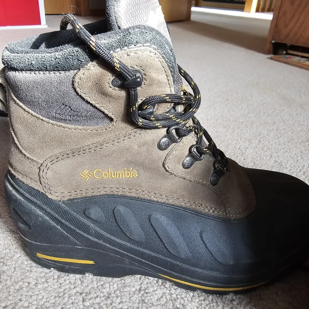 Columbia womens Bugaboo Brown and Black Hiking Boots - Picture 5 of 5